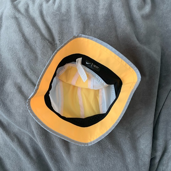 NWOT Nike Dri-Fit Perforated Running Bucket Hat Cap Yellow Unisex Size L/XL - Picture 4 of 7